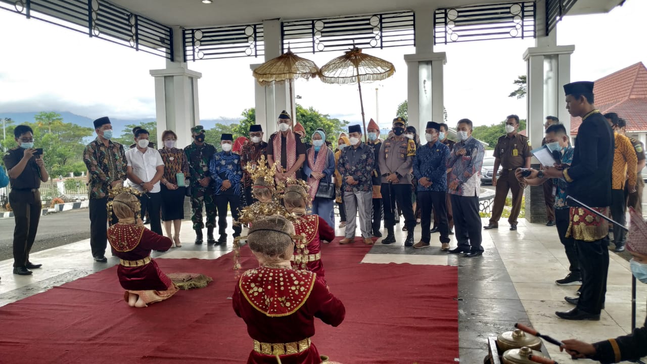 Pisah Sambut Kajari Baru Lebong, Diiring Lantunan Khas Rejang - BEO