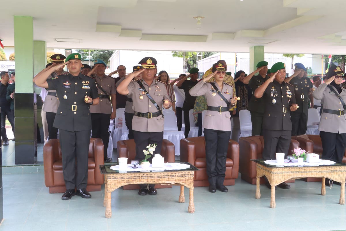 Kapolres Simalungun Hadiri Upacara Sertijab Komandan Yonif 122/Tombak Sakti, Wujud Sinergitas TNI-Polri 1