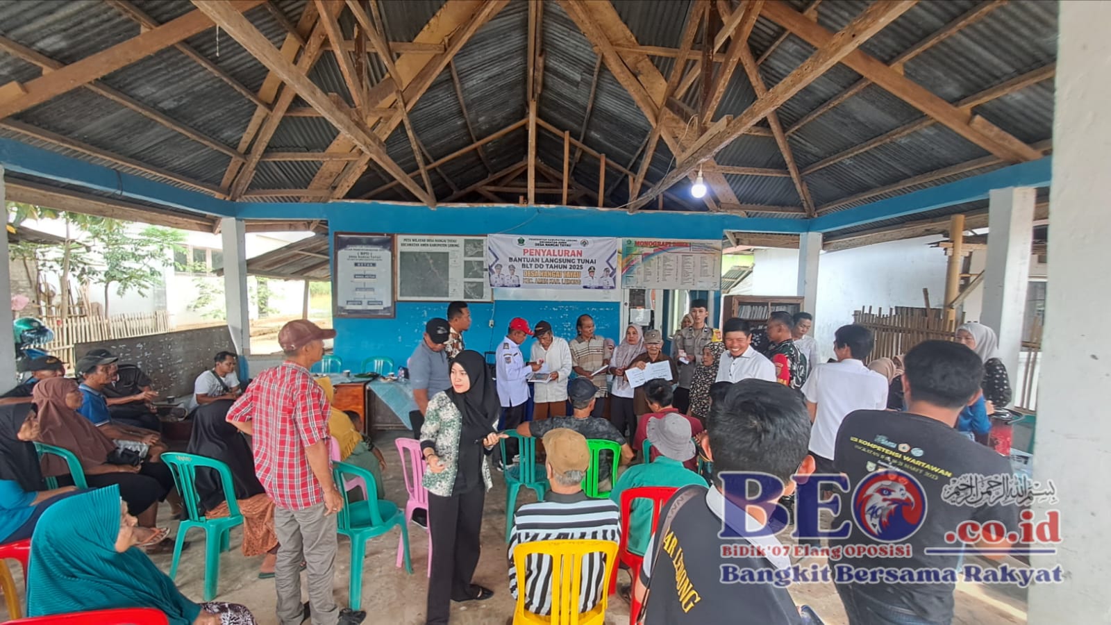 Ringkan Beban Warga, Pjs Kades Herleni, SE Salurkan 27 KPM BLT - DD 1