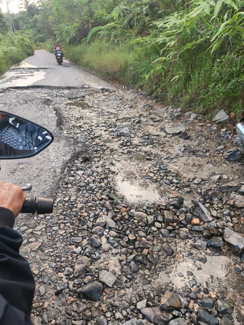 Warga Lebong "Gedor" Gubernur, Soal Titik Lokus Pembangunan Jalan Provinsi 6