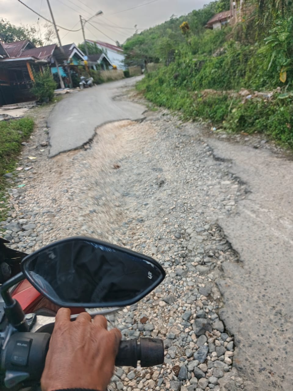 Warga Lebong "Gedor" Gubernur, Soal Titik Lokus Pembangunan Jalan Provinsi 12