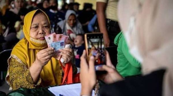 Cara Mencairkan PKH Lansia Sakit Lewat Home Visit, Ini Prosedurnya