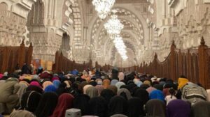 Bacaan Bilal Sholat Tarawih 11 dan 23 Rakaat Lengkap Arab, Latin & Artinya